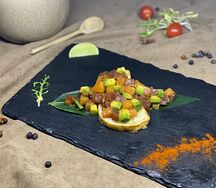 Тартар из лосося и тунца