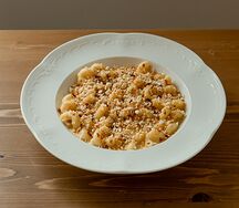 Мак энд чиз с крошкой из бекона