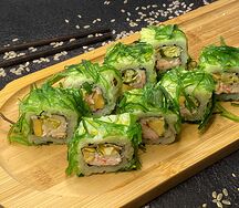 Большие роллы Акико