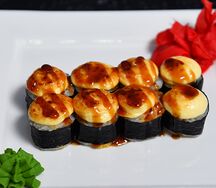 Запечённый ролл с креветкой