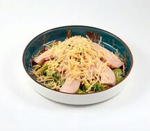 Салат с копчёной грудкой