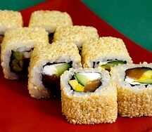 Лосось в кунжуте