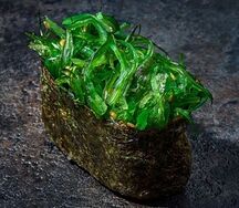 Нигири с чукой 