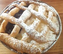 Мини-пирог с творогом и клубникой