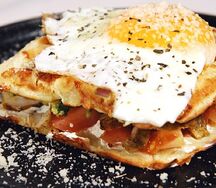 Сырные вафли с беконом