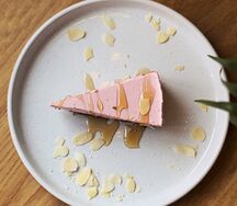 Чизкейк клубничный без сахара и глютена
