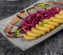 Сельдь с луком