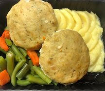 Биточки из свинины с картофельным пюре и стручковой фасолью