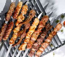 Шашлык из индейки с ежевичным соусом