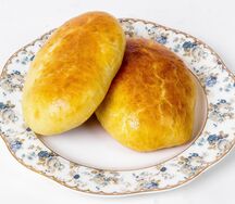 Пирожок с картошкой и мясом