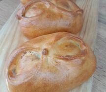 Пирожок с зеленым луком и яйцом