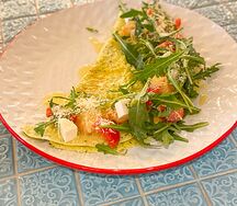 Фриттата со свежей зеленью и креветками