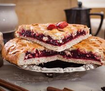 Пирог с клубникой
