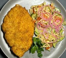 Куриный шницель с овощным салатом