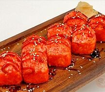 Запеченная калифорния с лососем