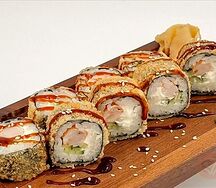 Горячий ролл с креветкой