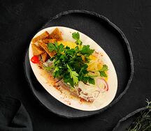 Сельдь с отварным картофелем и ржаными гренками