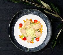 Салат Цезарь с курицей