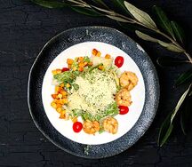 Салат Цезарь с креветками