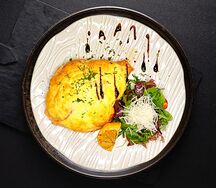 Лосось запеченный с овощами
