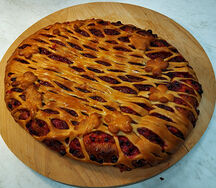 Пирог с брусникой и яблоком