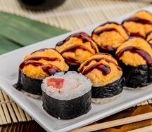 Запеченный ролл с креветкой и лососем
