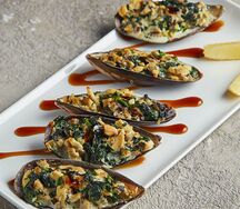 Мидии со шпинатом