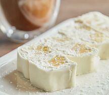 Сливочный ролл с ананасом