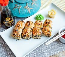 Теплый ролл с крабом