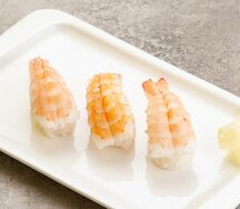 Суши с королевской креветкой