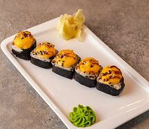 Горячий ролл с кальмаром