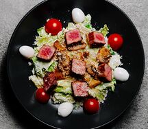 Теплый салат с тунцом