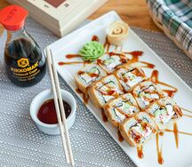 Ролл с кальмаром в темпуре