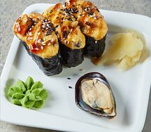Суши запечённые с мидиями