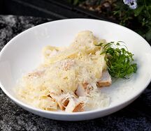 Паста с куриным филе в сливочном соусе