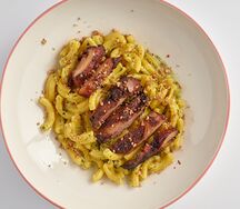 Паста с куриным бедром