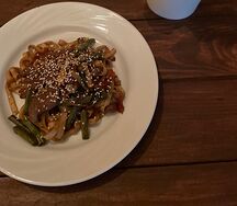 Лапша Удон с овощами и свининой