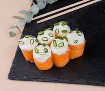 Маки Люкс с лососем