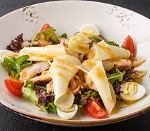 Салат с цыпленком и сыром
