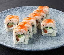 Сливочный ролл с лососем и креветкой