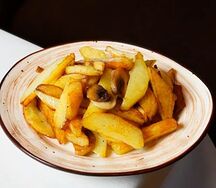 Жареный картофель с грибами