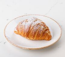 Круассан с миндалем