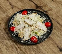 Салат Цезарь с курицей 