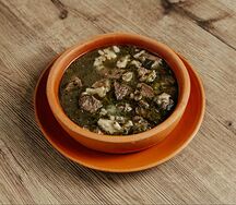 Чакапули из телятины, мякоть телятины, тушеная в белом вине