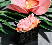 Запеченные суши с кальмаром