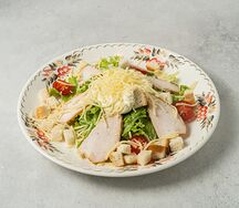 Салат Цезарь с курицей