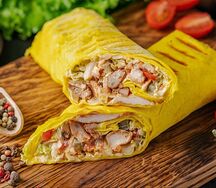 Шаурма большая в сырном лаваше
