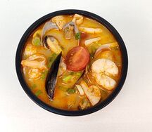 Том ям с морепродуктами