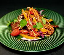 Свинина в кляре с кабачками