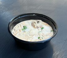 Том ям сливочный с курицей